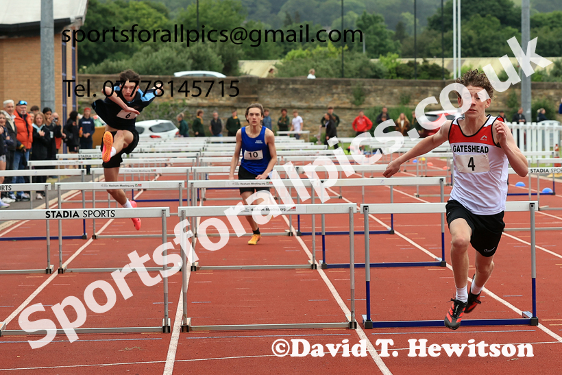 Hurdles, 2026 Northumberland Schools Track and Field, Wentworth, Hexhan. Photo: David T. Hewitson/Sports for All Pics